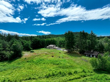 Classy Farm Retreat with Incredible Countryside Views in Maine - Fryeburg, Maine - glamping.directory