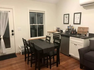 Private Vacation Rental near Wintergreen Ski Resort in Roseland, Virginia - Roseland, Virginia - glamping.directory