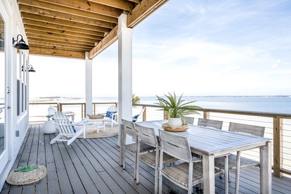 Stunning Oceanfront Beach House with Kayaks for Family Getaways in Navarre, Florida - Navarre, Florida - glamping.directory