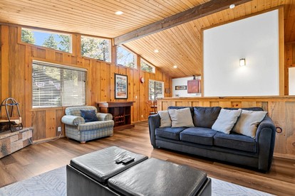 Gorgeous Lake Close Log Cabin with Great Vistas in Big Bear Lake, California - Big Bear Lake, California - glamping.directory
