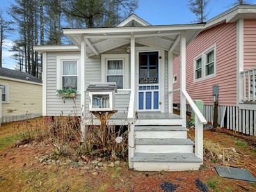 Charming Pet-Friendly Tiny Cottage with Pool and Trails near Ogunquit, Maine - glamping.directory