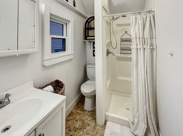 Charming Pet-Friendly Tiny Cottage with Pool and Trails near Ogunquit, Maine - York Beach, Maine - glamping.directory