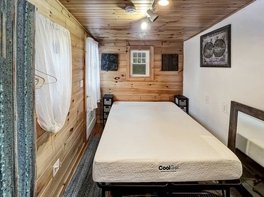 Charming Pet-Friendly Tiny Cottage with Pool and Trails near Ogunquit, Maine - York Beach, Maine - glamping.directory