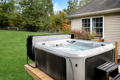 Spectacular Cottage Perfect for Groups and Water Activities in Luray, Virginia - Luray, Virginia - glamping.directory