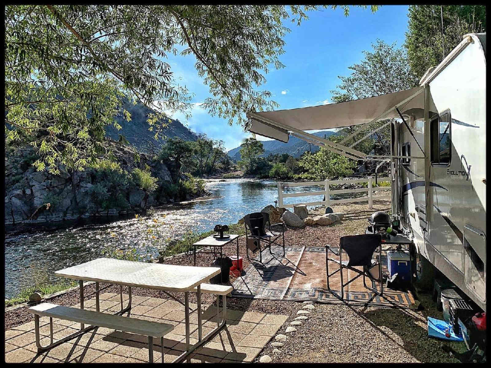 Four Seasons RV Park - glamping.directory