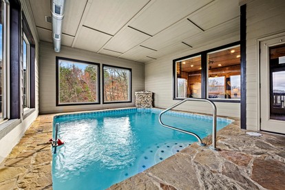 Stunning Cabin with Indoor Pool, Pool Table and Hot-tub in Sevierville, Tennessee - Sevierville, Tennessee - glamping.directory
