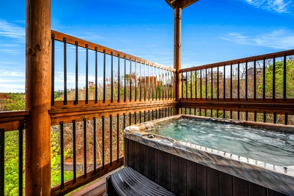 Stunning Cabin with Indoor Pool, Pool Table and Hot-tub in Sevierville, Tennessee - Sevierville, Tennessee - glamping.directory