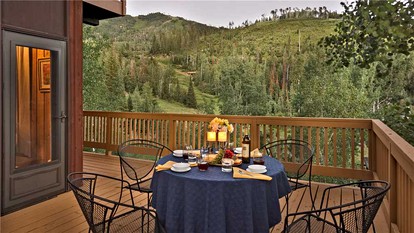 Slopeside Vacation Rental with a Wood-Burning Fireplace in Steamboat Springs, Colorado - glamping.directory