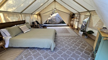 Romantic Mountain Tented Cabin with Spacious Interior and Spectacular Sunsets in California - Fallbrook, California - glamping.directory