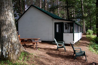 Two-Bedroom Cottage Camping with Private Beach near Albany, New York - Lake Luzerne, New York - glamping.directory