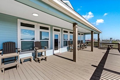 Delightful Beach House with Yard and Deck for Coastal Getaway on Crystal Beach, Texas - Crystal Beach, Texas - glamping.directory