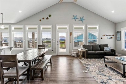 Delightful Beach House with Yard and Deck for Coastal Getaway on Crystal Beach, Texas - Crystal Beach, Texas - glamping.directory