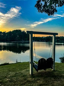 Embrace Nature in this Lakefront Cottage with Fire Pit in Charlotte, North Carolina - Charlotte, North Carolina - glamping.directory