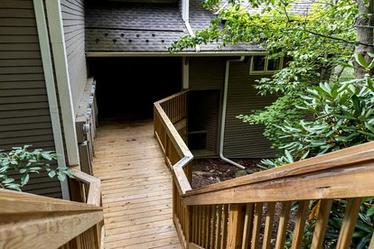 Charming Resort Retreat with Golf Course Views Near Wintergreen Resort, VA - glamping.directory