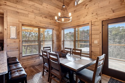 Fully-Equipped Cabin in Sevierville, Perfect for Glamping Getaways in the Smokies - Sevierville, Tennessee - glamping.directory