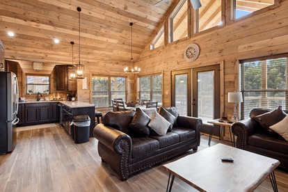 Fully-Equipped Cabin in Sevierville, Perfect for Glamping Getaways in the Smokies - Sevierville, Tennessee - glamping.directory