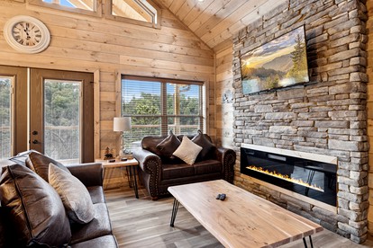 Fully-Equipped Cabin in Sevierville, Perfect for Glamping Getaways in the Smokies - Sevierville, Tennessee - glamping.directory