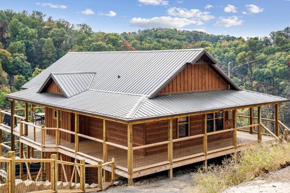 Fully-Equipped Cabin in Sevierville, Perfect for Glamping Getaways in the Smokies - glamping.directory