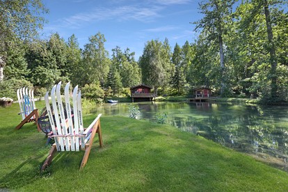 Historic Rustic Original Horse-Drawn Wood-Built Cabin with Bear Creek Pond Access & Bald Eagle Nest Near Hope, Alaska - Hope, Alaska - glamping.directory