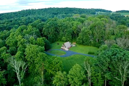 Fantastic A-Frame Cabin for a Couples' Getaway near Robesonia, Pennsylvania - Robesonia, Pennsylvania - glamping.directory