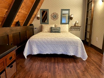 Fantastic A-Frame Cabin for a Couples' Getaway near Robesonia, Pennsylvania - Robesonia, Pennsylvania - glamping.directory
