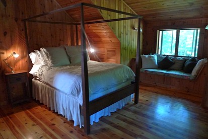 Spacious Family-Friendly Cabin with Games Room near Woodstock, New York - Lake Hill, New York - glamping.directory