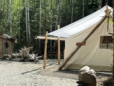 Spacious and Pet Friendly Safari Tent on a Glamping Resort in the Pacific Northwest, WA - glamping.directory