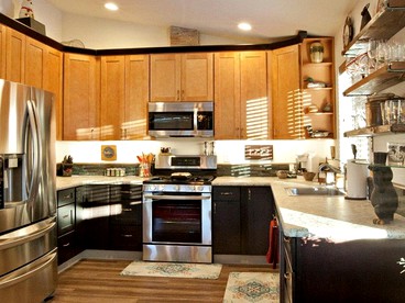 Secluded Family-Friendly Vacation Rental with Mountain Views in Anchorage, Alaska - Anchorage, Alaska - glamping.directory