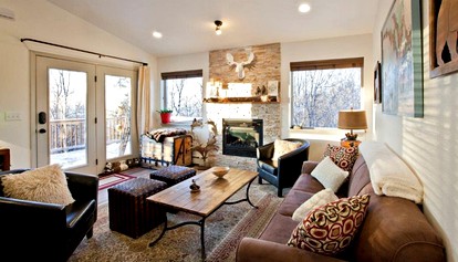 Secluded Family-Friendly Vacation Rental with Mountain Views in Anchorage, Alaska - Anchorage, Alaska - glamping.directory
