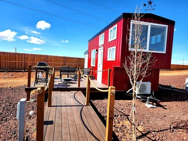 Love Under the Stars: Romantic Escape in a Tennessee Tiny House for Two - Apple Valley, Utah - glamping.directory