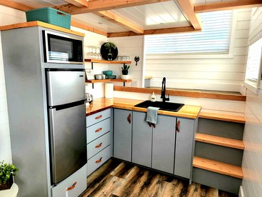 Love Under the Stars: Romantic Escape in a Tennessee Tiny House for Two - Apple Valley, Utah - glamping.directory