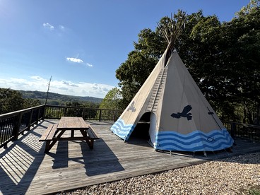 Shady Family Tree Hut Glamping Cabins with Private Door & Mosquito Nets near Big Niangua River, Macks Creek, Missouri - Macks Creek, Missouri - glamping.directory