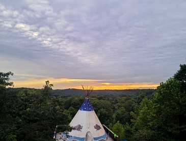 Shady Family Tree Hut Glamping Cabins with Private Door & Mosquito Nets near Big Niangua River, Macks Creek, Missouri - Macks Creek, Missouri - glamping.directory