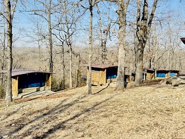 Shady Family Tree Hut Glamping Cabins with Private Door & Mosquito Nets near Big Niangua River, Macks Creek, Missouri - Macks Creek, Missouri - glamping.directory