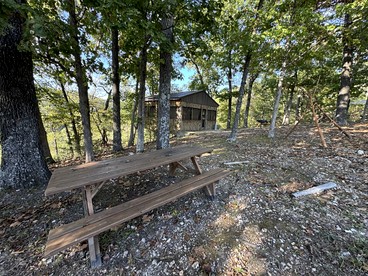 Shady Family Tree Hut Glamping Cabins with Private Door & Mosquito Nets near Big Niangua River, Macks Creek, Missouri - Macks Creek, Missouri - glamping.directory