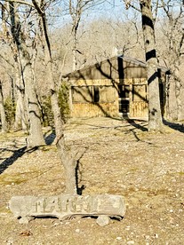 Shady Family Tree Hut Glamping Cabins with Private Door & Mosquito Nets near Big Niangua River, Macks Creek, Missouri - Macks Creek, Missouri - glamping.directory