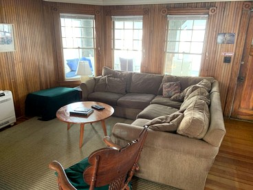 Charming Pet-Friendly Beachfront Cottage near Activities and Attractions in York Beach, Maine - York, Maine - glamping.directory