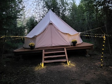 Intimate Bell Tent with Outdoor Shower and Fire Pit in Idaho - glamping.directory