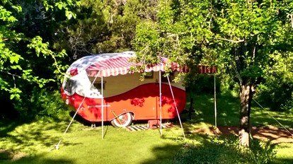 Rustic Cabin Rental for a Romantic Countryside Retreat near Austin, Texas - Leander, Texas - glamping.directory