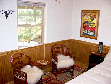 Rustic Cabin Rental for a Romantic Countryside Retreat near Austin, Texas - Leander, Texas - glamping.directory