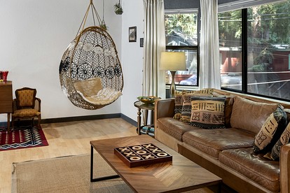 Outstanding Cottage with Games, Barbecue and Hot-tub in Guerneville, California - Guerneville, California - glamping.directory