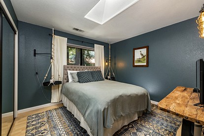 Outstanding Cottage with Games, Barbecue and Hot-tub in Guerneville, California - Guerneville, California - glamping.directory