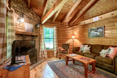 Stunning Cabin Rental in Ohio with Outdoor Hot Tub - Logan, Ohio - glamping.directory