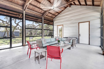 Stylish Waterfront Vacation Rental with Boat Dock and Golf Course in Rockport, Texas - Rockport, Texas - glamping.directory