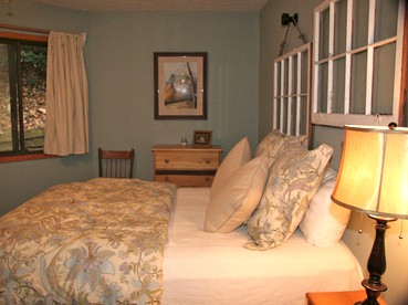 Inviting Tree House Cabin near Mount Mitchell in North Carolina - Burnsville, North Carolina - glamping.directory