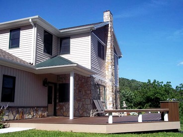 Double Room for a Weekend Getaway Overlooking New River in Grayson County, Virginia - Independence, Virginia - glamping.directory