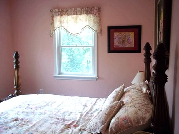 Double Room for a Weekend Getaway Overlooking New River in Grayson County, Virginia - Independence, Virginia - glamping.directory