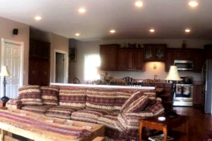 Double Room for a Weekend Getaway Overlooking New River in Grayson County, Virginia - Independence, Virginia - glamping.directory