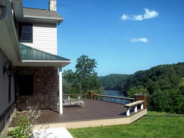 Double Room for a Weekend Getaway Overlooking New River in Grayson County, Virginia - Independence, Virginia - glamping.directory
