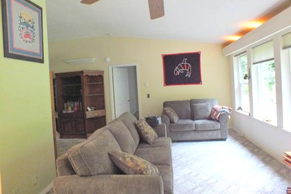 Peaceful Family Cabin on Beautiful Property, Plenty of Hiking and Fishing, 20 minutes from the coast, bordering Siuslaw National Forest, Oregon - Cloverdale, Oregon - glamping.directory